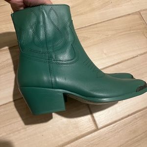 Steve Madden Greyson Leather Bootie - Green
